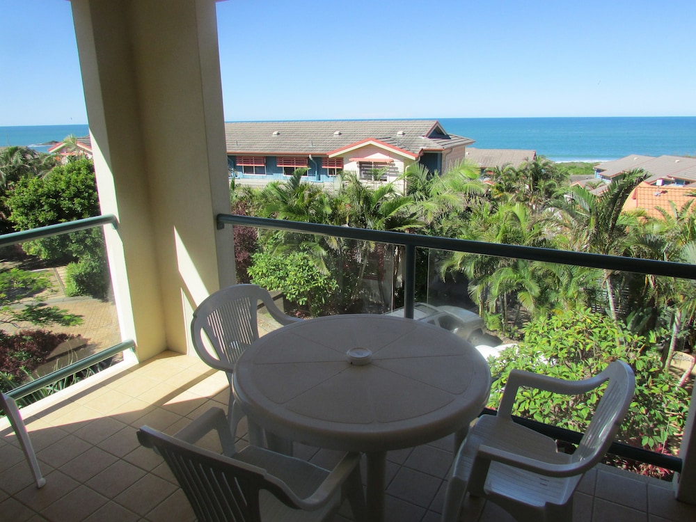 Aqualuna Beach Resort 11/56