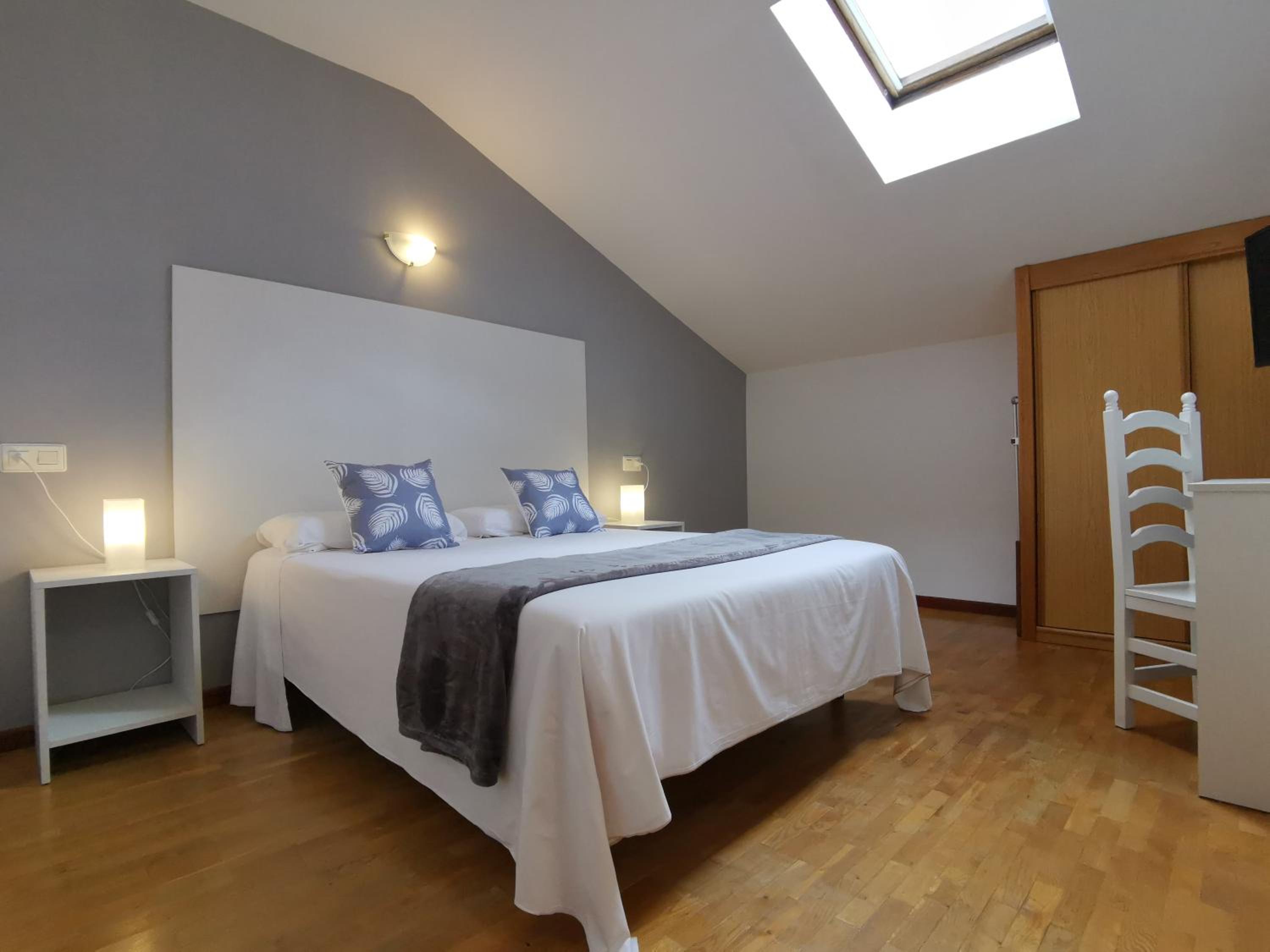 Room, Double Bed, Attic، Hotel El Trasgu 2/4