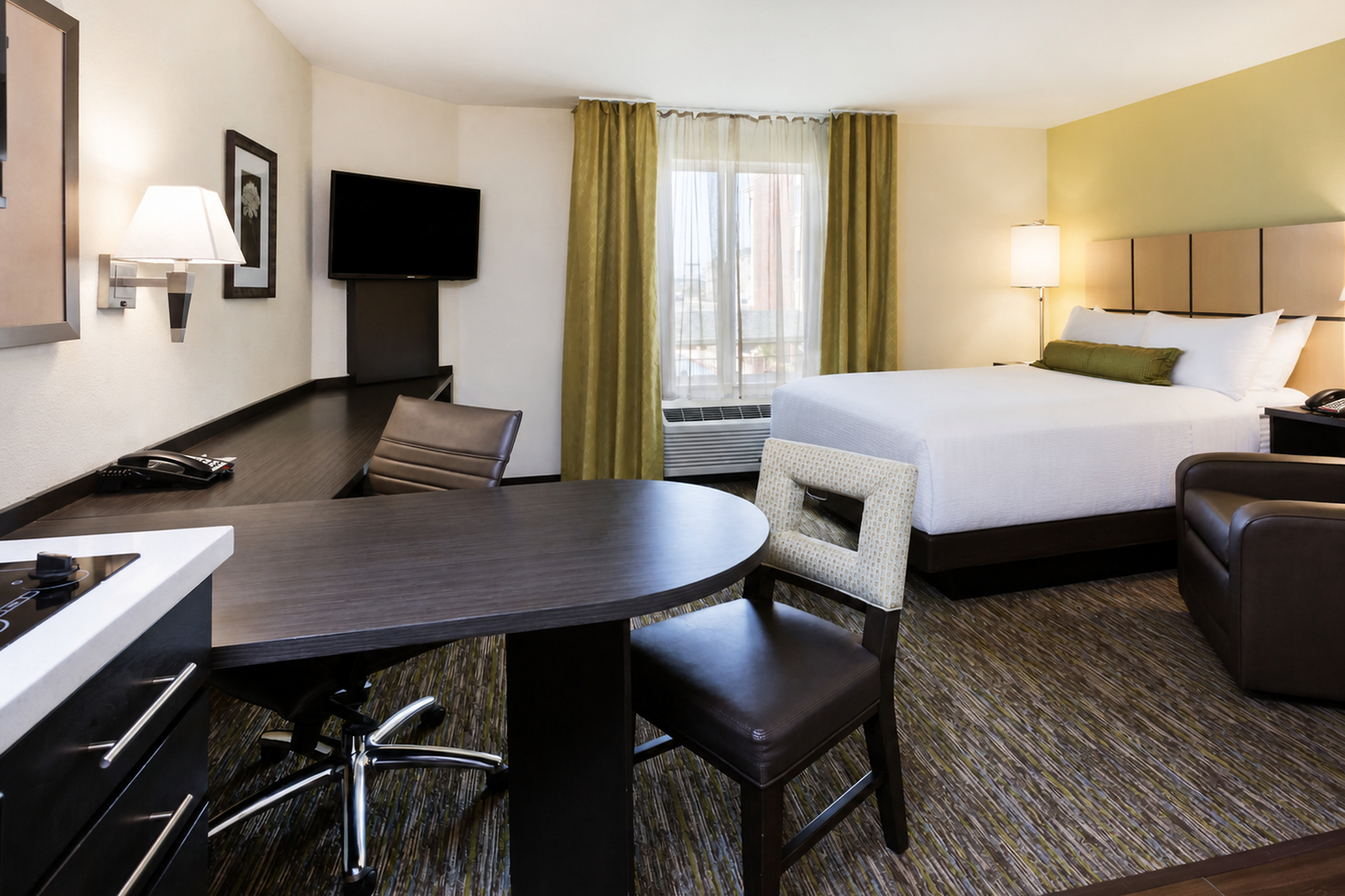 Candlewood Suites Pearl 52/59