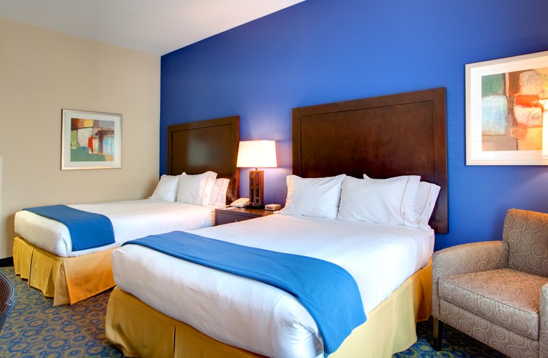 Holiday Inn Express Hotel And Suites Lake Elsinore 20/61
