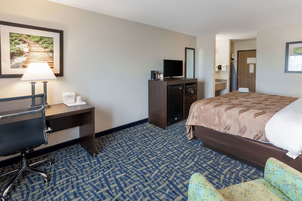 Quality Inn Rochelle IL 17/43
