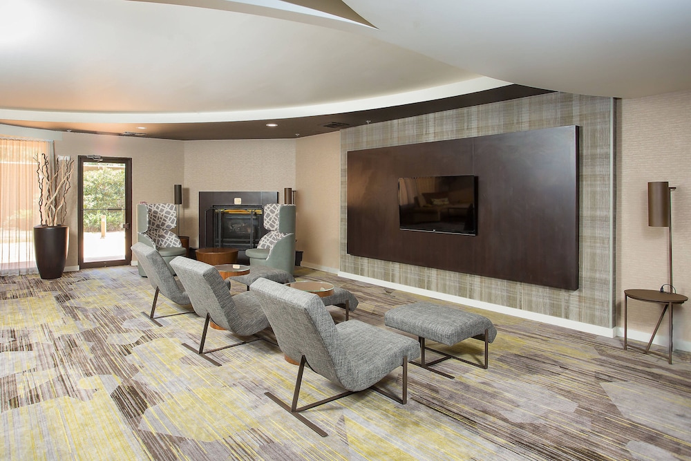 Courtyard By Marriott Boston Westborough 15/26