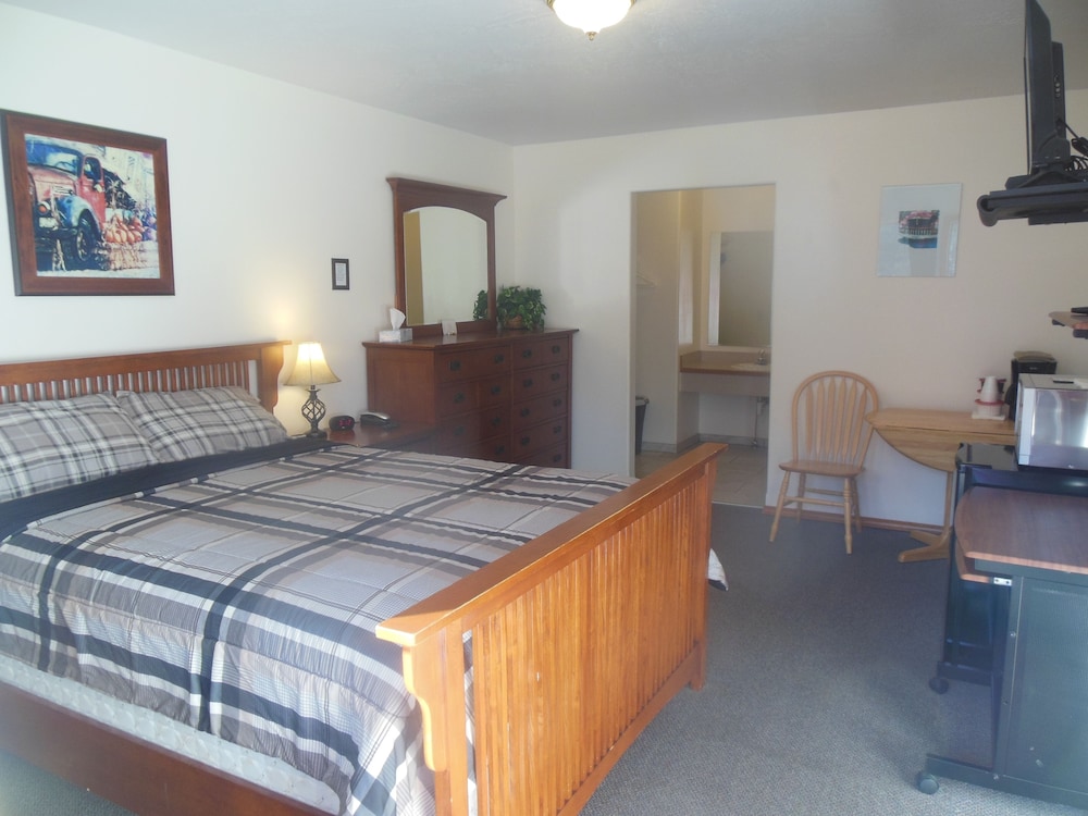 Clark Fork Lodge 6/43