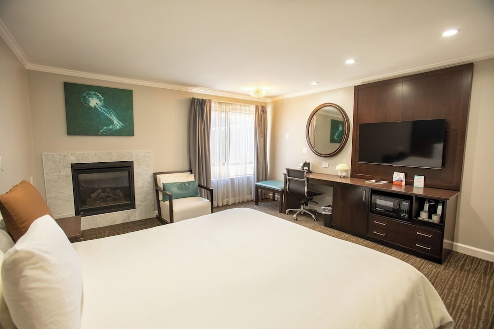 ROOM, KING BED