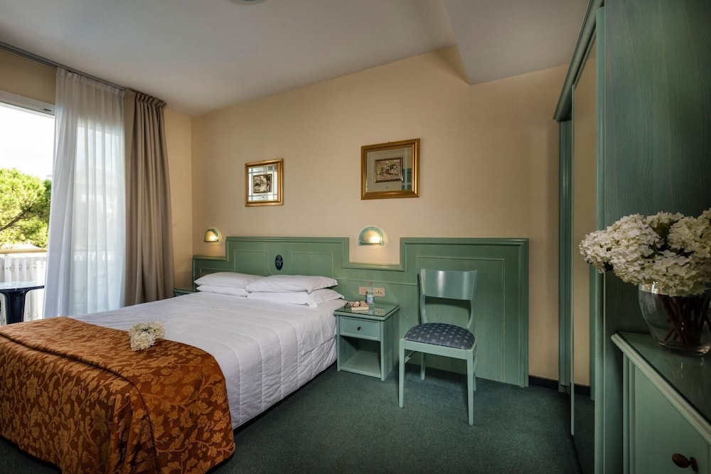 Salus Smart & Chic Hotel 15/34