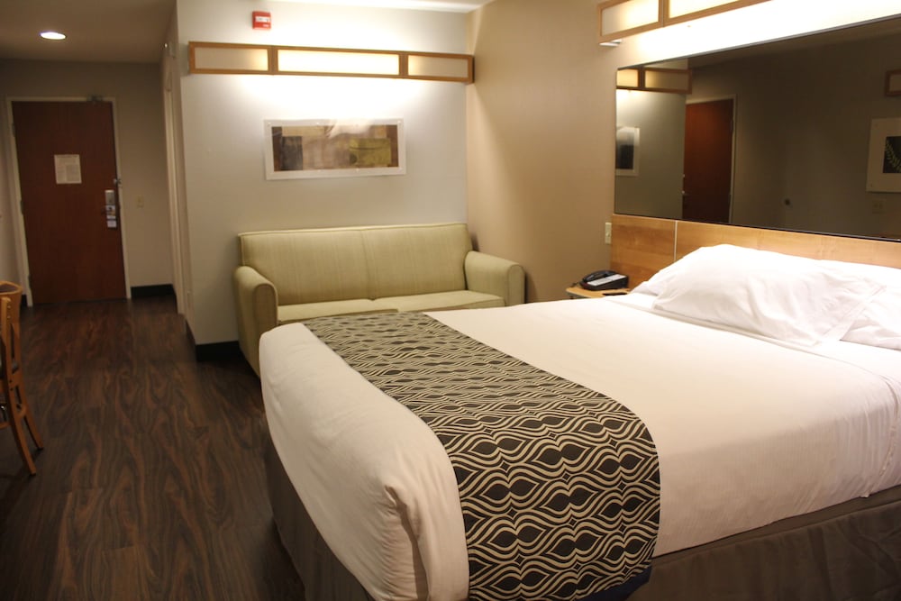 Microtel Inn & Suites by Wyndham York 4/45