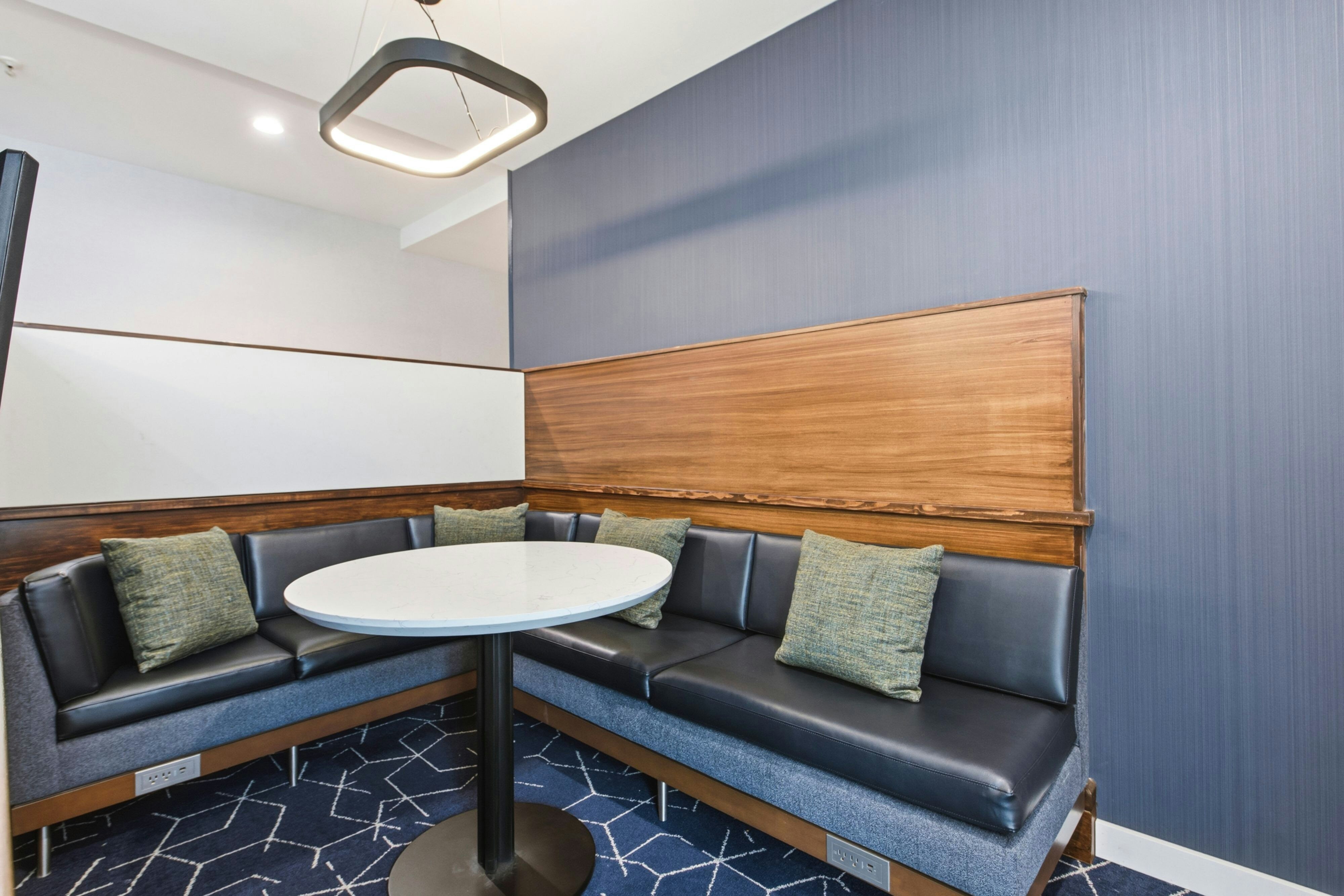 Courtyard By Marriott Columbus 44/71