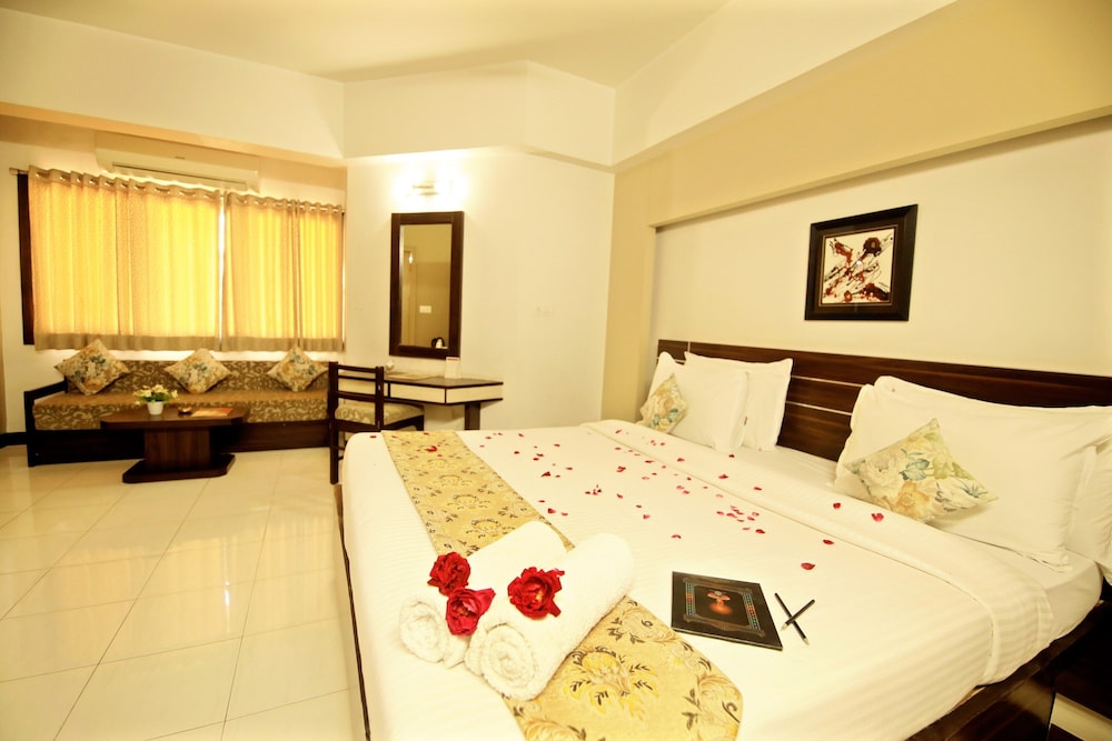 Ashish Palace 9/47