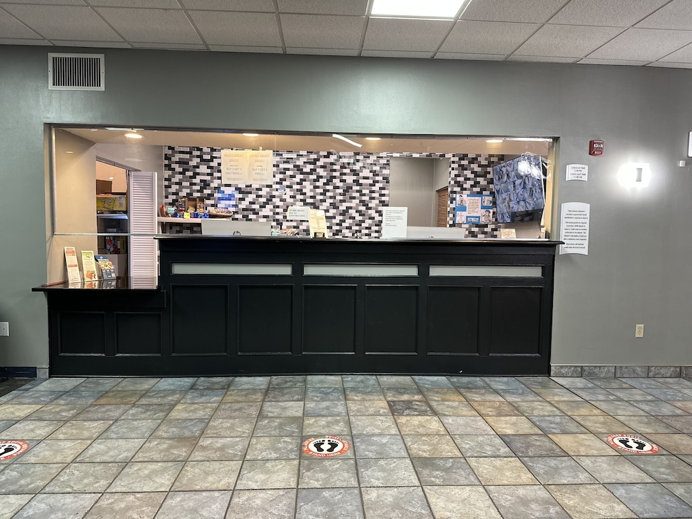 Wilkes Barre Inn And Suites 7/50