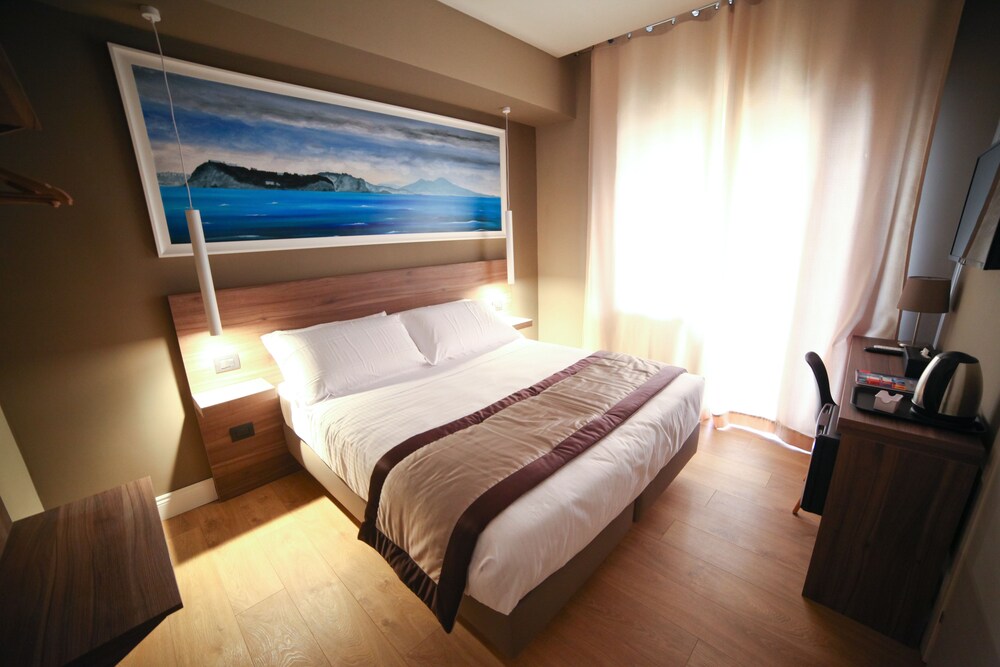 7th Floor Suite 15/50