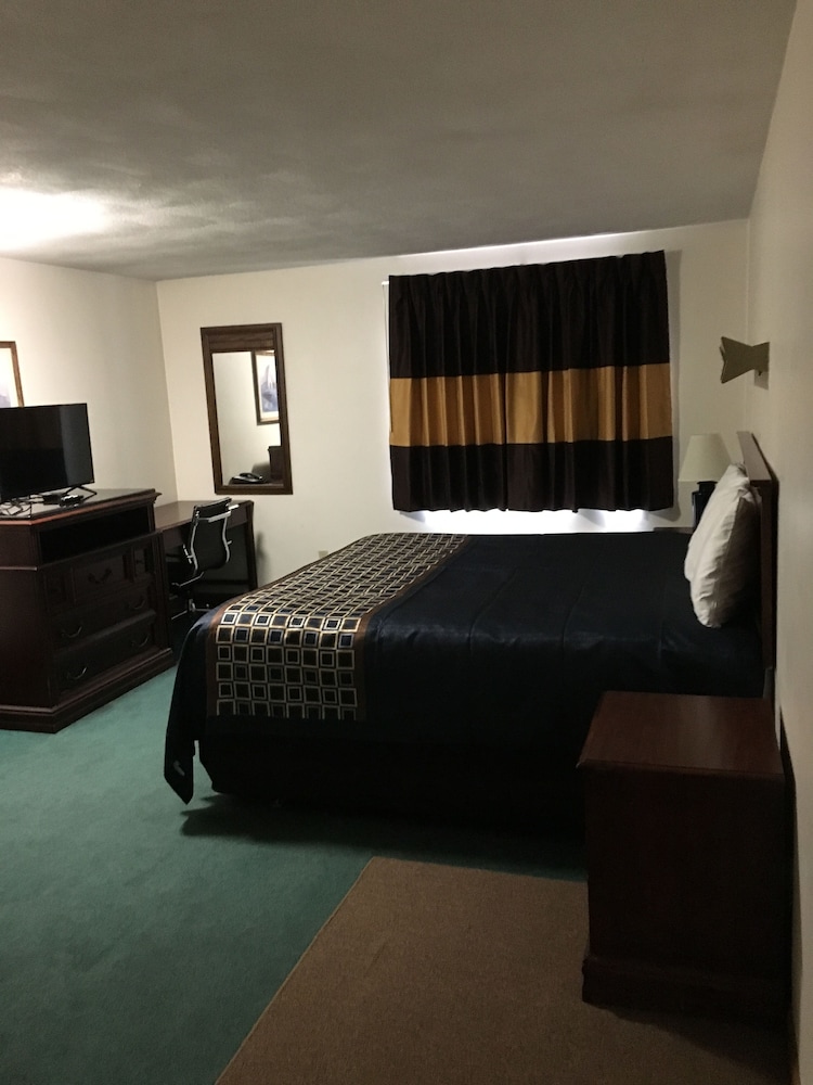 Wickford Motor Inn 13/53