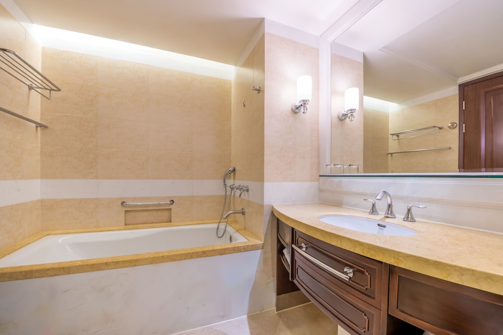 Shangri La Guilin 48/49
