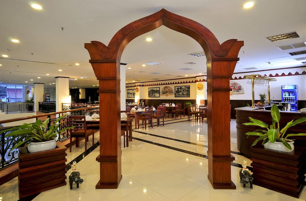 Vientiane Plaza 12/68