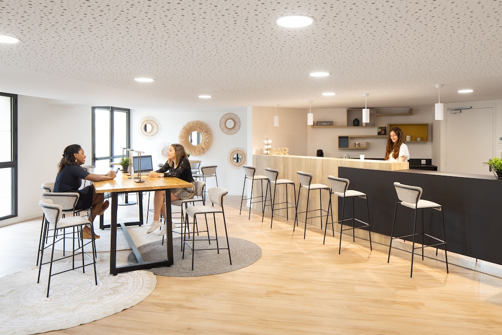 restaurant cafeteria