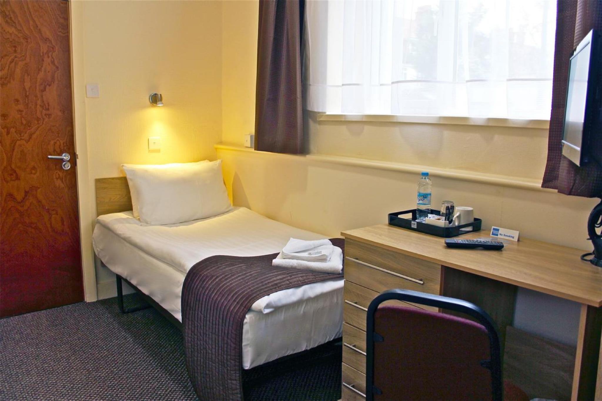 Central Hotel Golders Green 9/24
