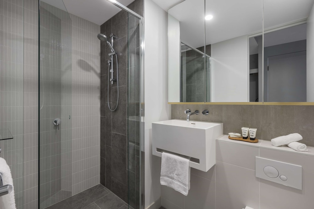 Avani Melbourne Central Residences 17/76