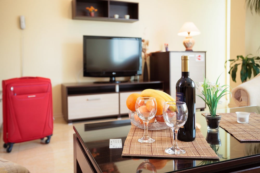 Bright House Hotel 43/46