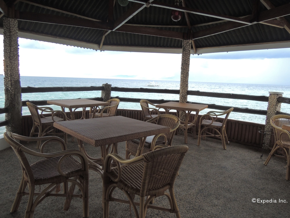 Loves Beach And Dive Resort 24/37