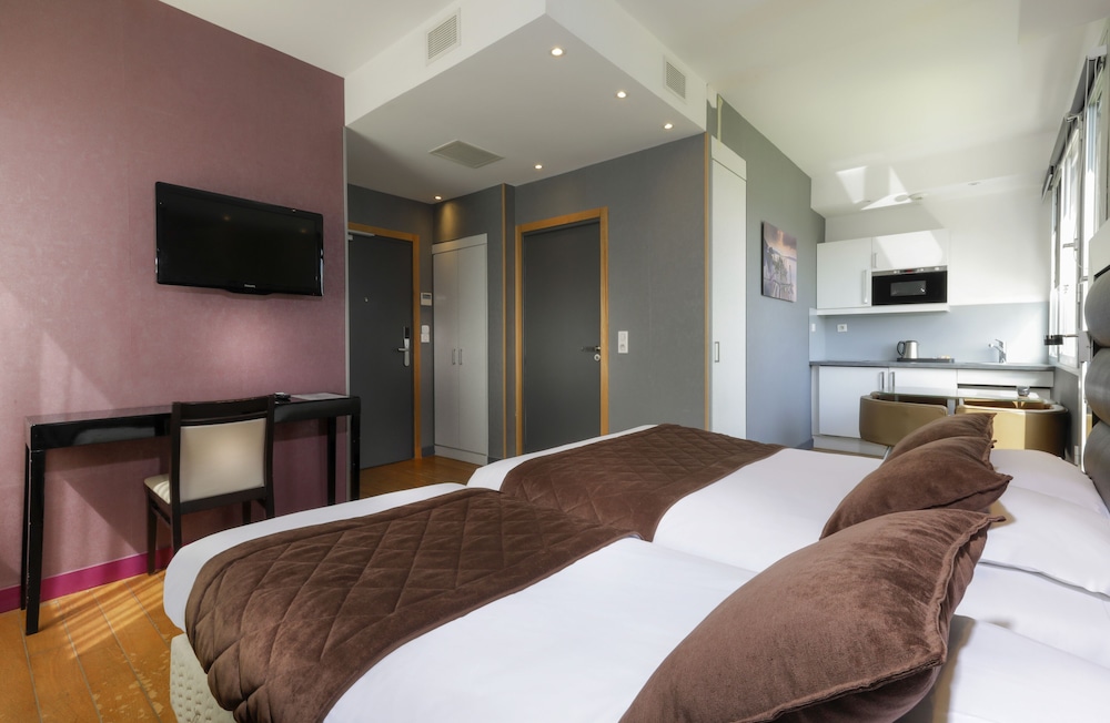 AMBRE HOTEL 15/39