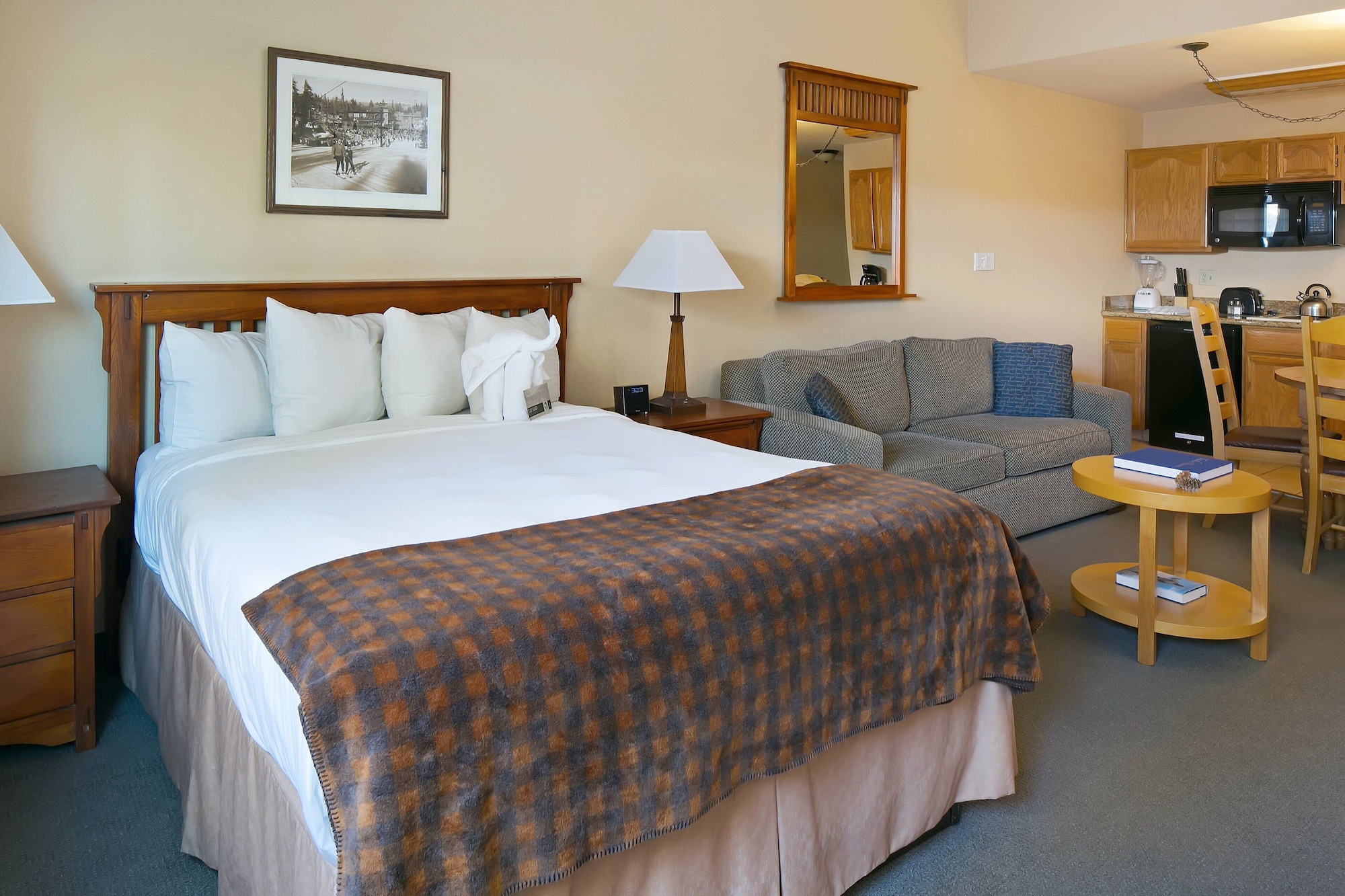 Condominium, Condo, Studio, 1 Queen and 1 Murphy Bed, Murphy Bed