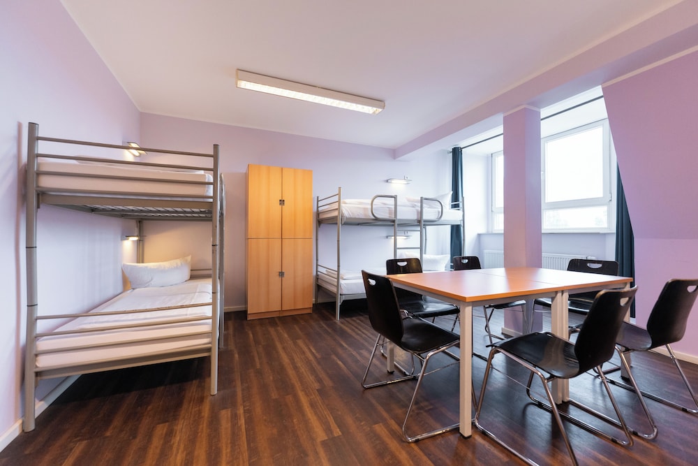 Industriepalast Hostel 42/67