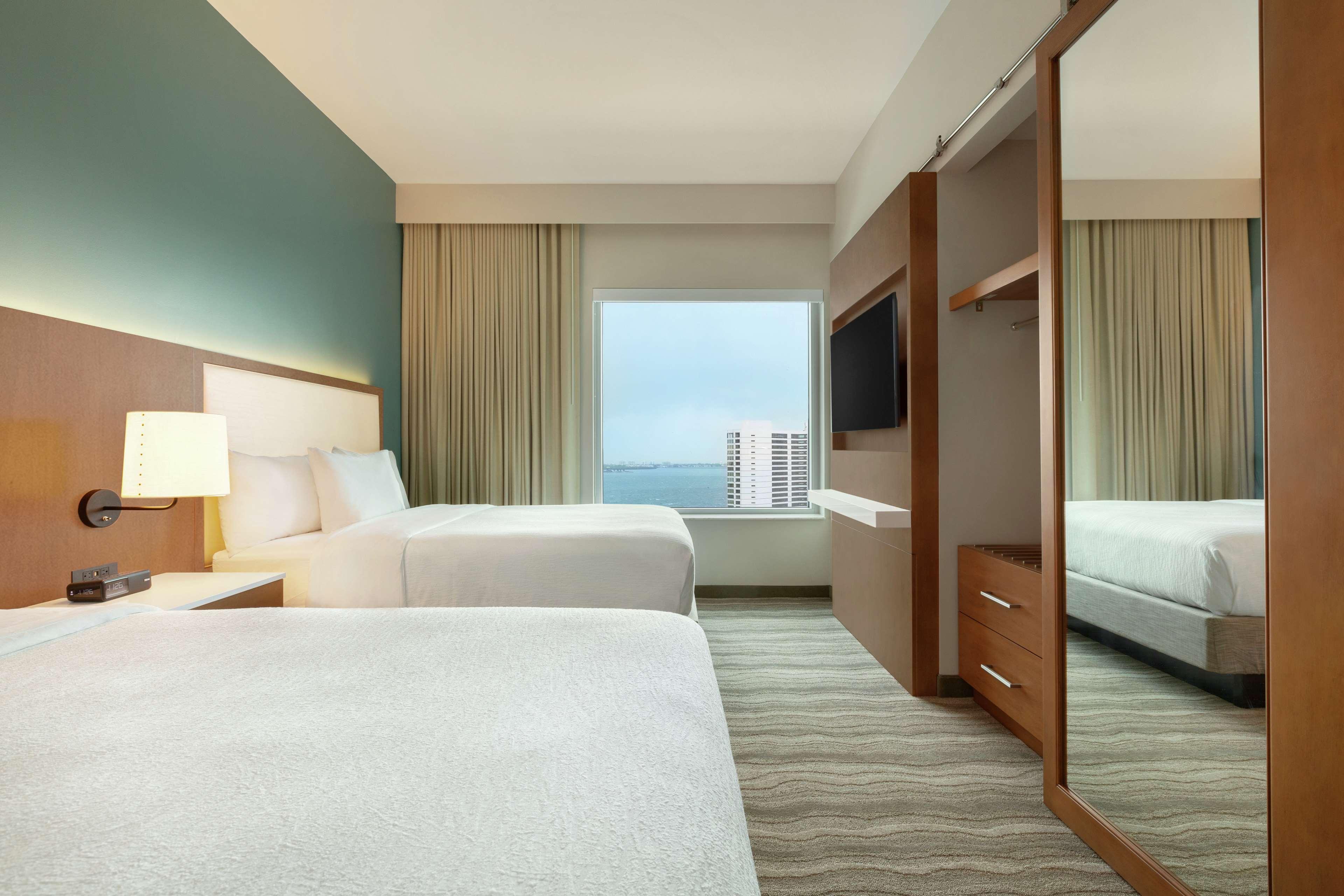 2 ROOMS, SUITE, 2 QUEEN BEDS, BAY VIEW, ACCESSIBLE
