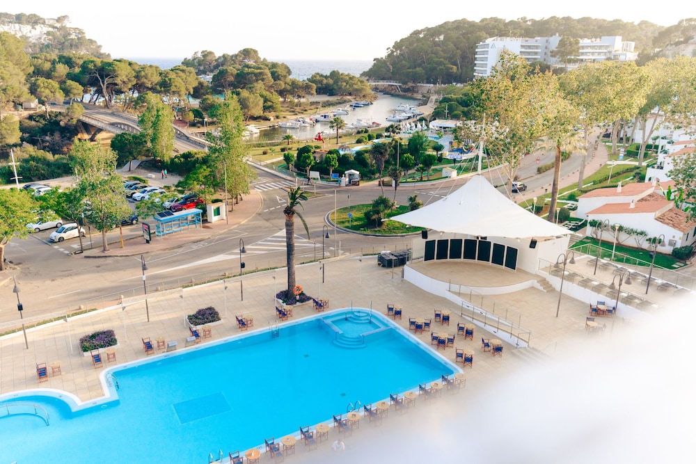 Minura Cala Galdana and Apartamentos D Aljandar 47/50