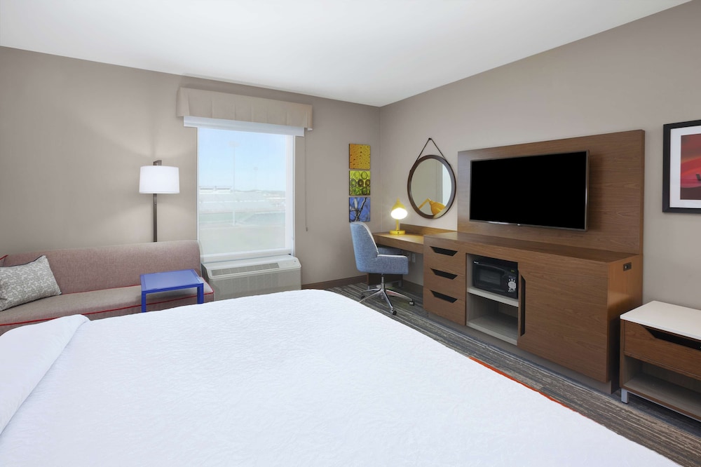 Hampton Inn & Suites Grandville Grand Rapids South 13/35