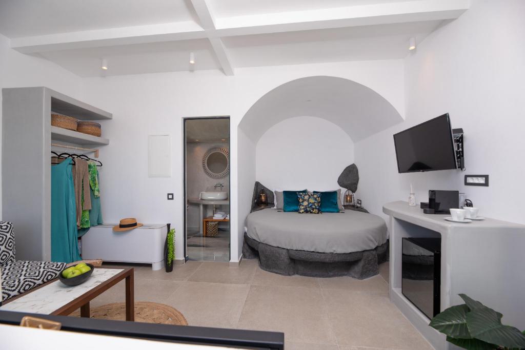Premier, Suite, King Bed, Sea View, Outdoor Jetted Tub