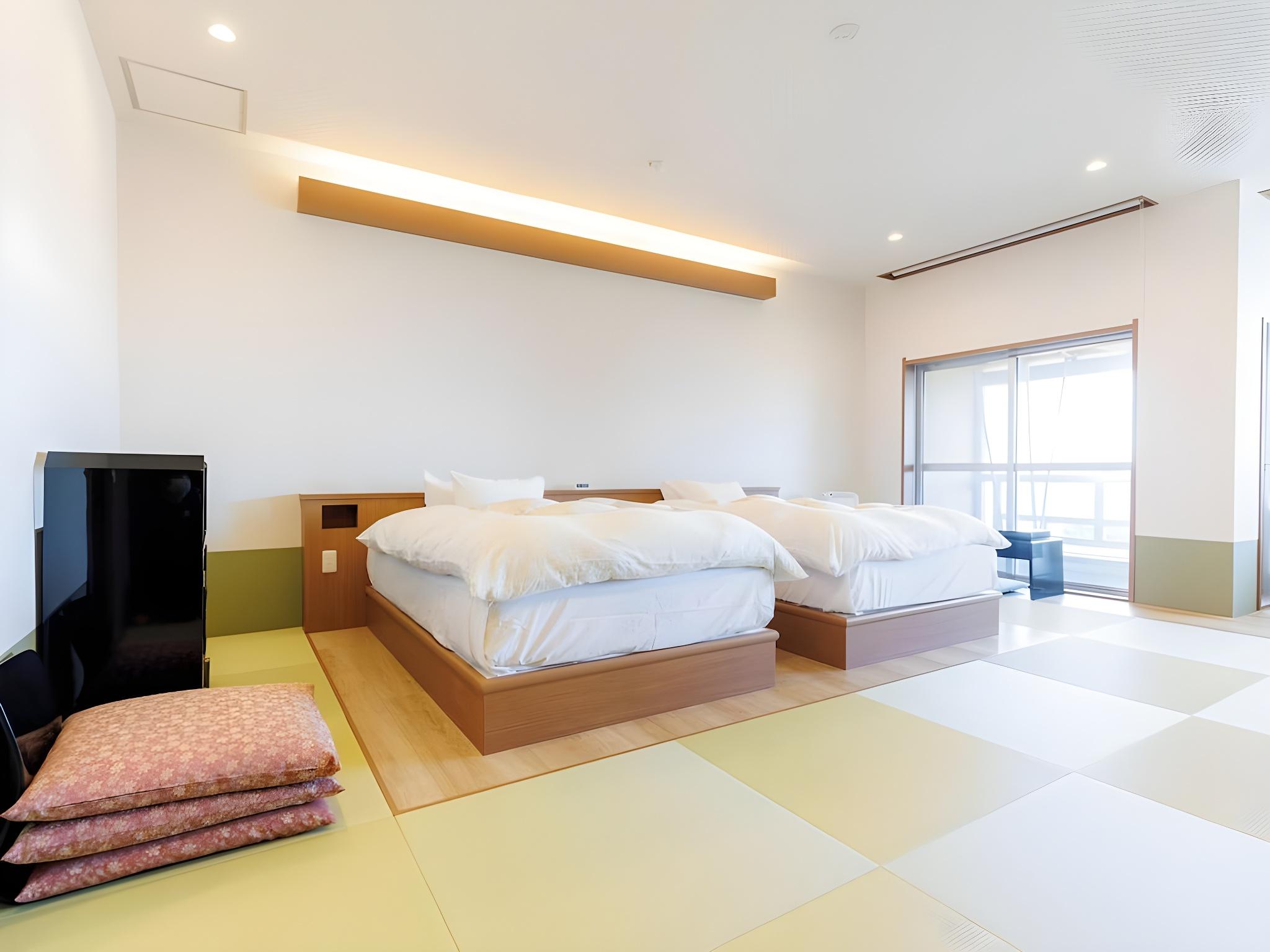Japanese Western, East, 2 Double Beds, Tatami