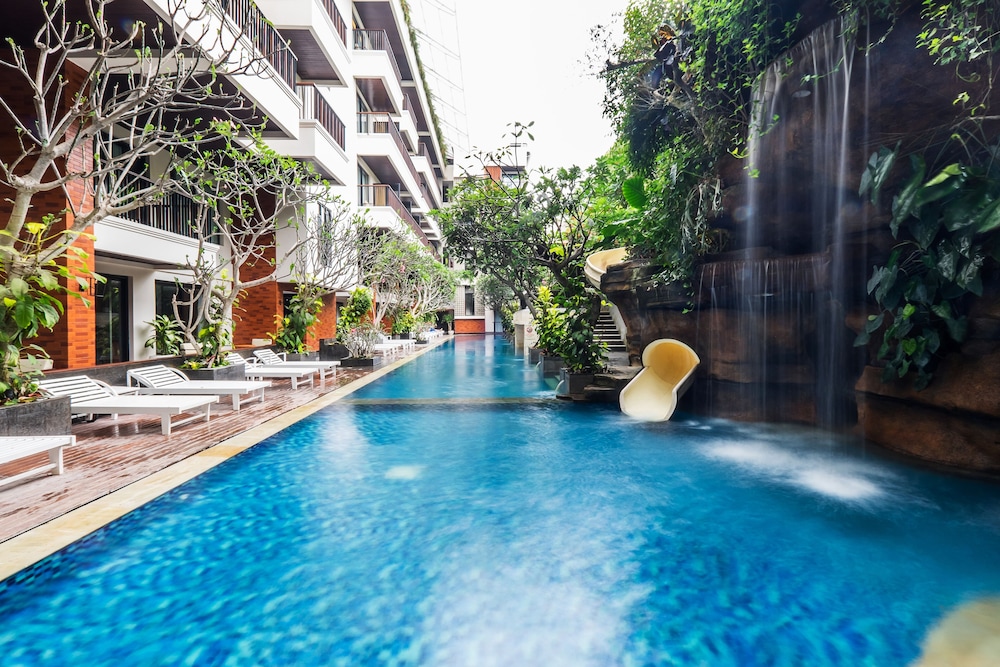 Jambuluwuk Oceano Seminyak Hotel in Seminyak