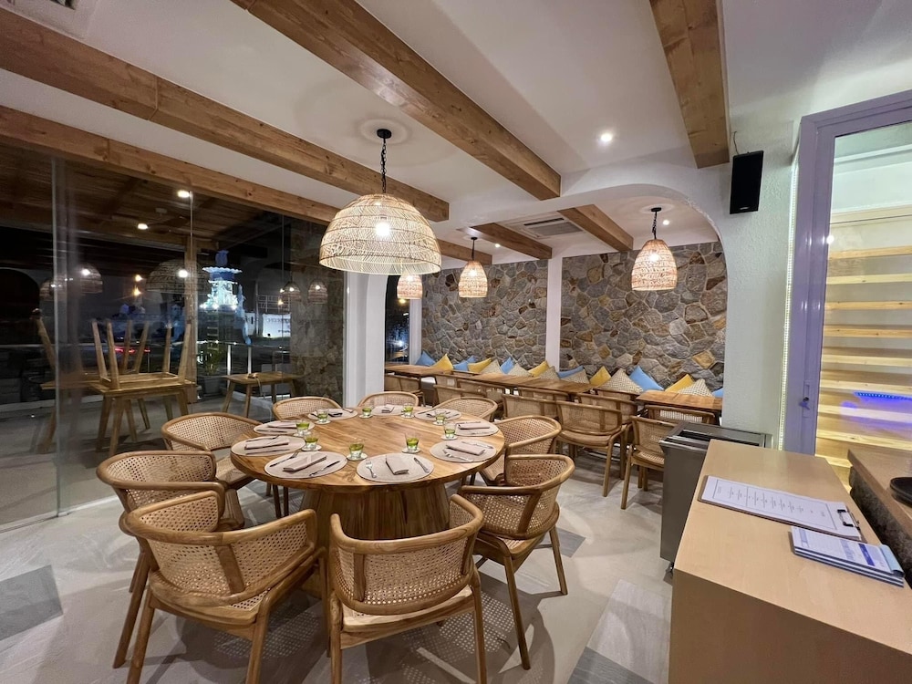 Coral Inn 24/33