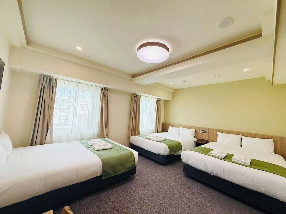Deluxe, Triple, 3 Double Beds
