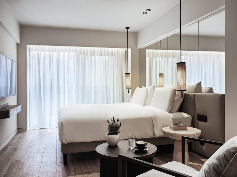 Retreat, Superior, King Bed