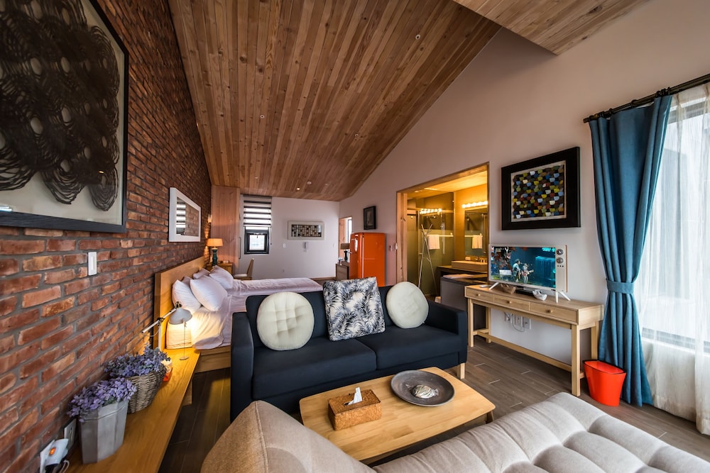 Zen Hideawayatjeju 37/58