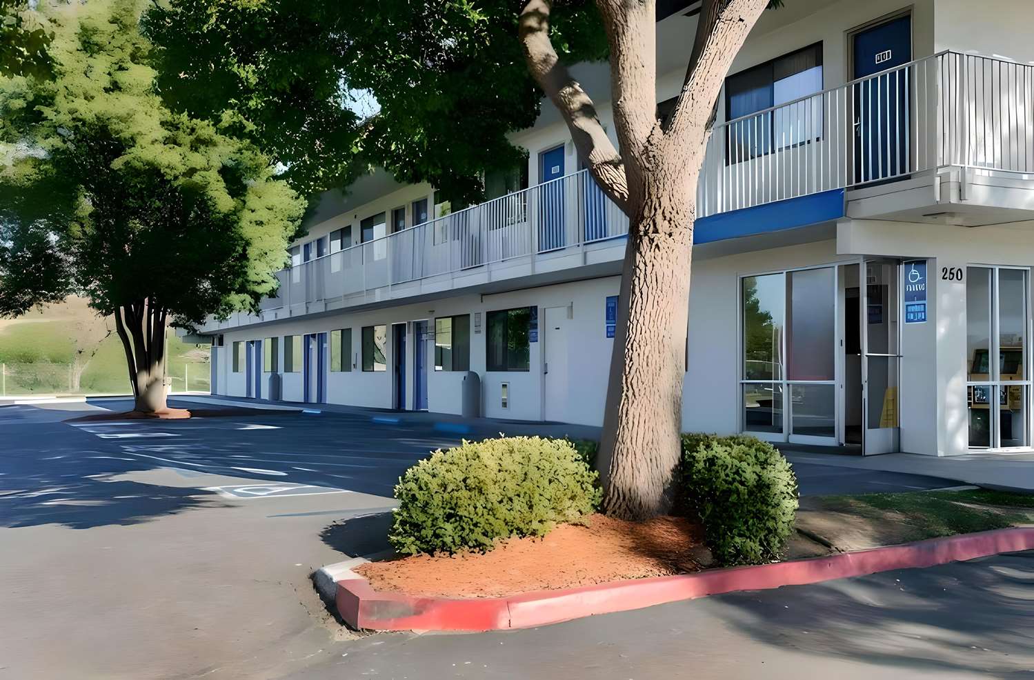 Super 8 by Wyndham Turlock 25/28