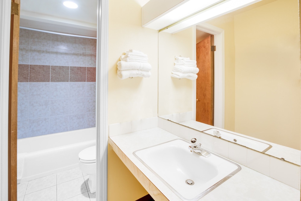 Motel6 Grand Rapids, MI - Northeast 13/49