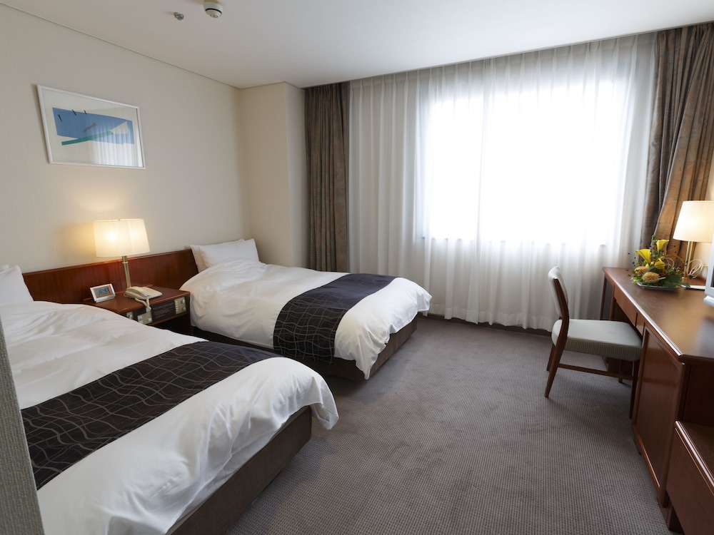 ROOM, TWIN BEDS