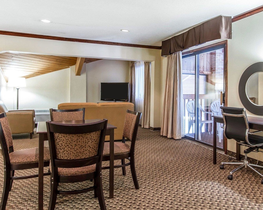 Quality Inn Macomb Near University Area 25/38