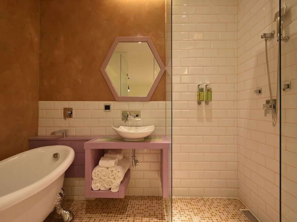 Dg Hotel 43/50