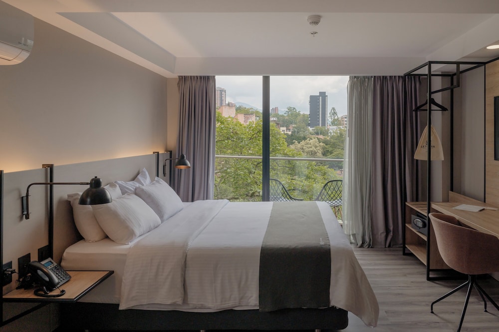 SUPERIOR, DOUBLE BED