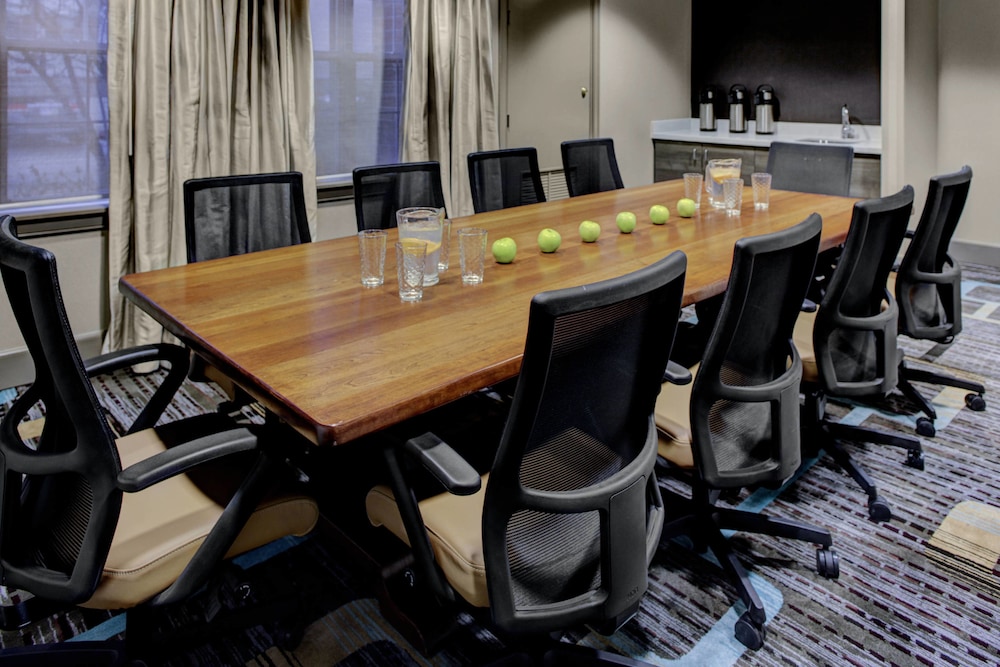 Residence Inn Cleveland Beachwood 30/33