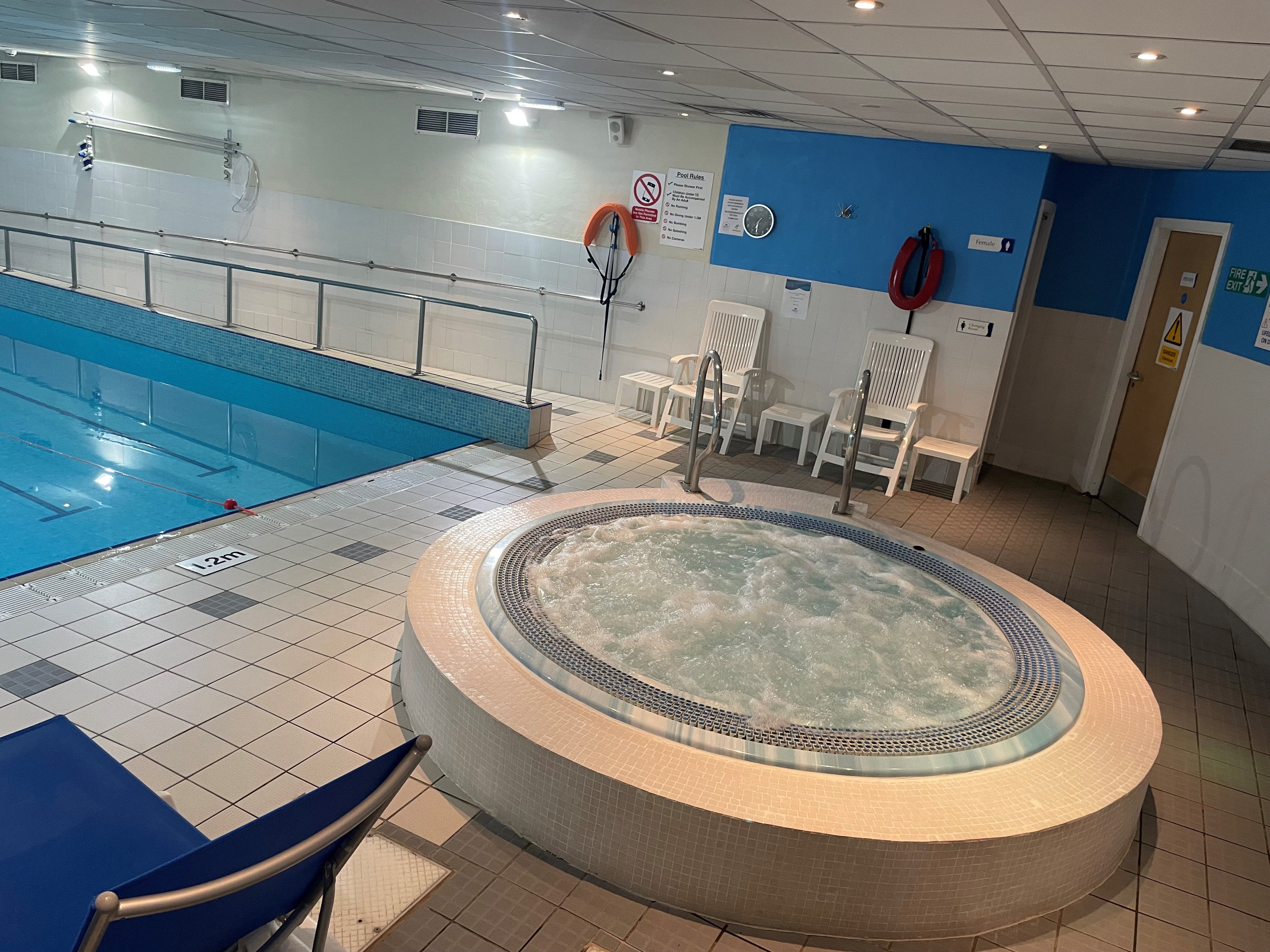 HOLIDAY INN EDINBURGH 42/80