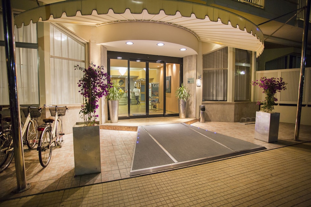 Grand Hotel 15/64