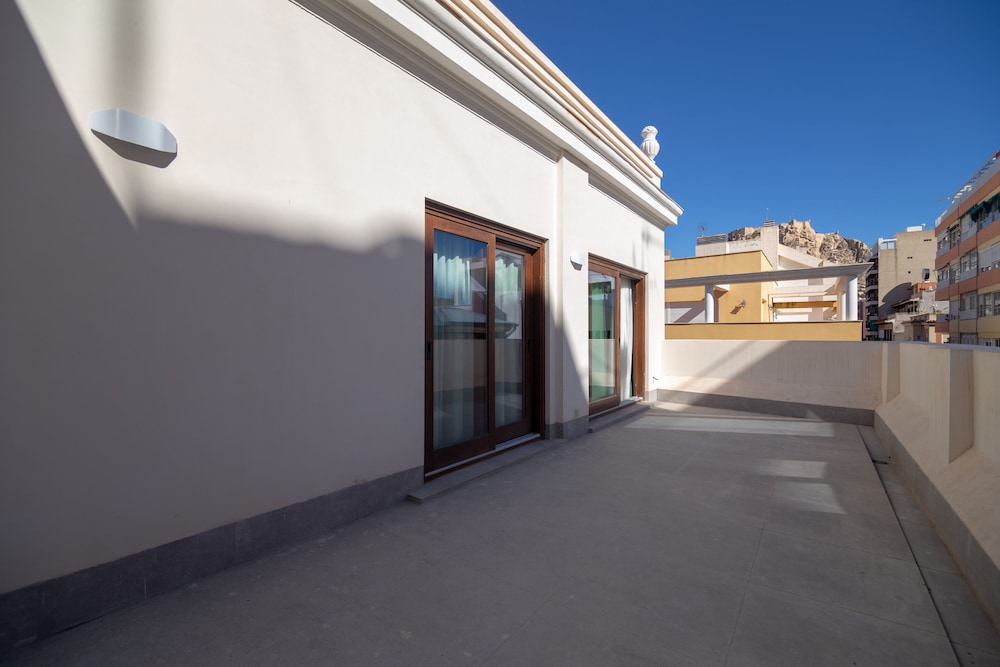 Apartamentos Teatro by Be Alicante 36/43