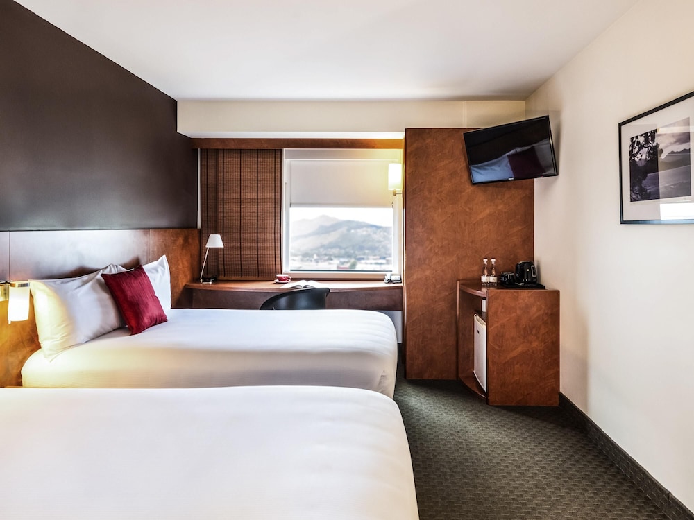 STANDARD, 2 DOUBLE BEDS