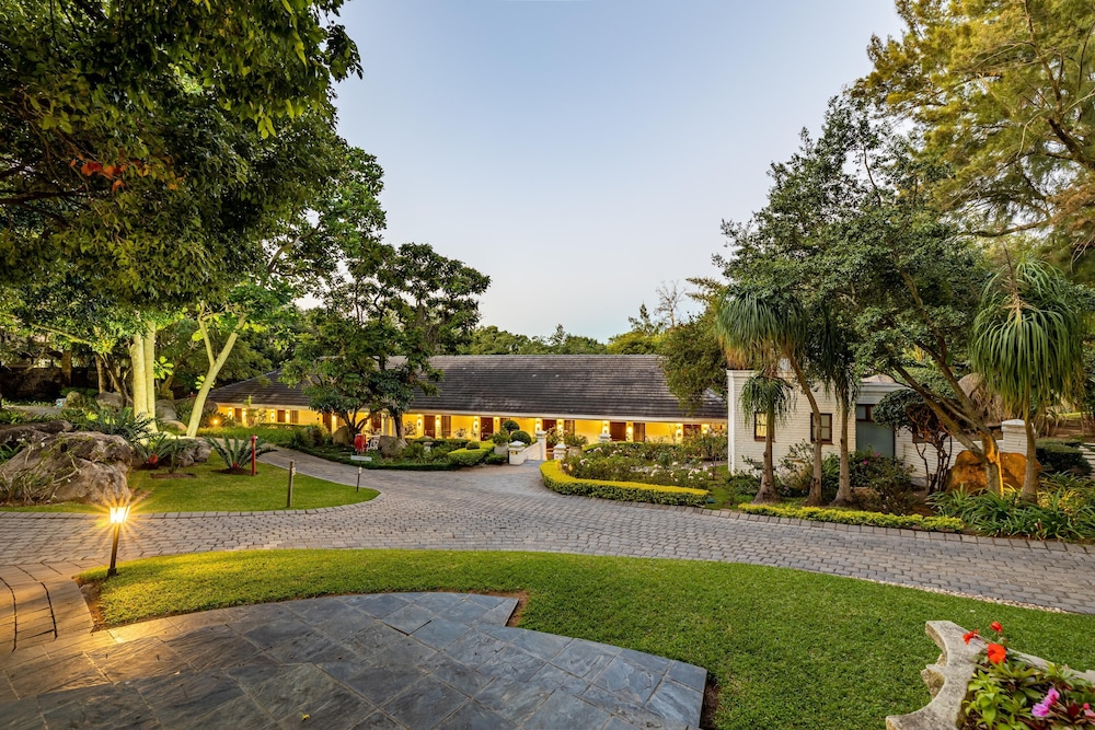 Sheppard Boutique Guesthouse 42/50