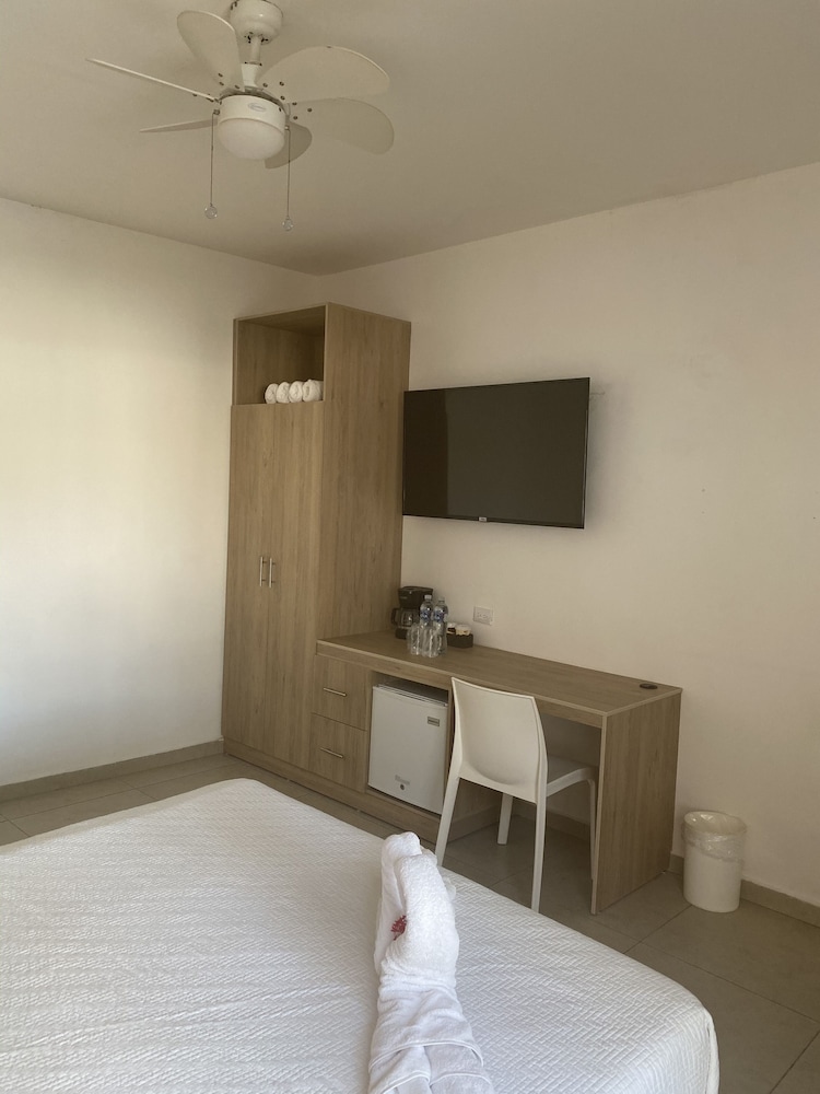 Hotel Los Farallones 33/70