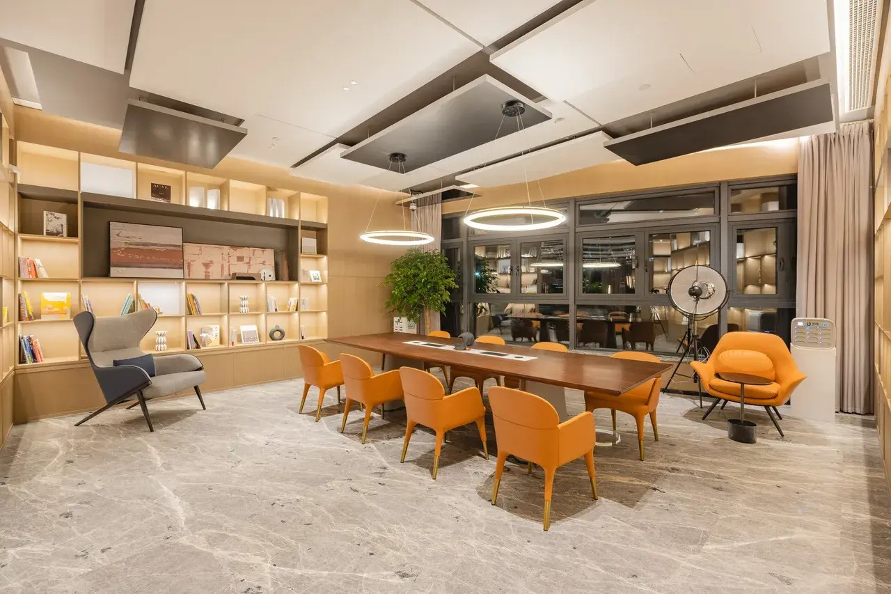 Atour Hotel Shanghai Jiading Juyuan Smart Center 18/19