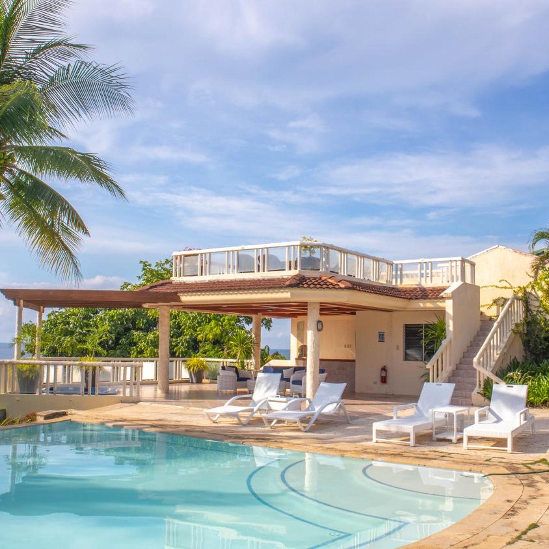 El Mar Resort 33/35